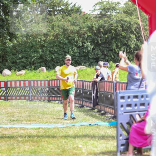 21.06.2026 - 29. Vierlanden-Triathlon Andreas Tolksdorf http://msf.ph/oto/9915652 21.06.2026 14:01:41 Ziel 894 meine-sportfotos.de
