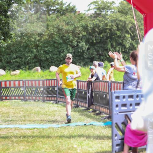 21.06.2026 - 29. Vierlanden-Triathlon Andreas Tolksdorf http://msf.ph/oto/9915656 21.06.2026 14:01:41 Ziel 894 meine-sportfotos.de