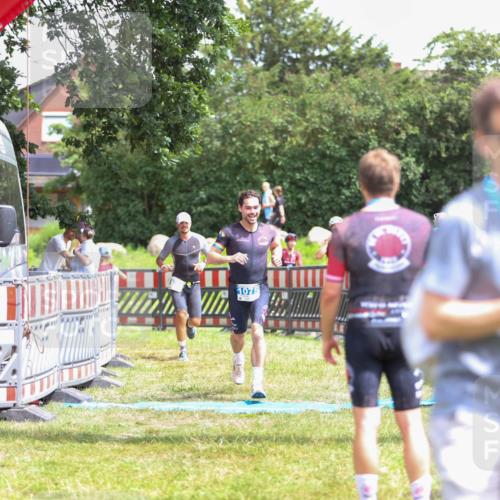 21.06.2026 - 29. Vierlanden-Triathlon Andreas Tolksdorf http://msf.ph/oto/9915676 21.06.2026 14:02:04 Ziel 632, 1075 meine-sportfotos.de