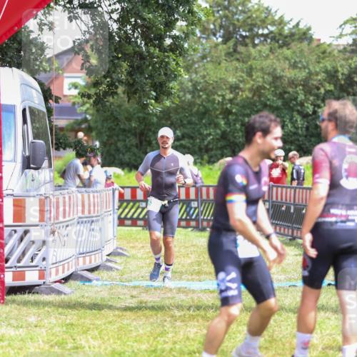 21.06.2026 - 29. Vierlanden-Triathlon Andreas Tolksdorf http://msf.ph/oto/9915684 21.06.2026 14:02:07 Ziel 632, 1075 meine-sportfotos.de
