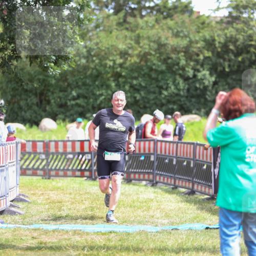 21.06.2026 - 29. Vierlanden-Triathlon Andreas Tolksdorf http://msf.ph/oto/9915702 21.06.2026 14:02:40 Ziel 760 meine-sportfotos.de