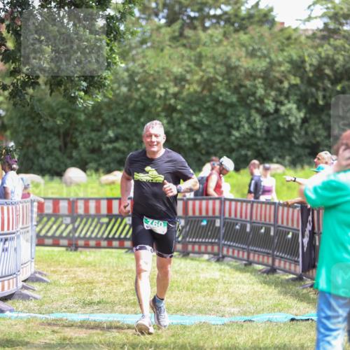 21.06.2026 - 29. Vierlanden-Triathlon Andreas Tolksdorf http://msf.ph/oto/9915705 21.06.2026 14:02:41 Ziel 760 meine-sportfotos.de