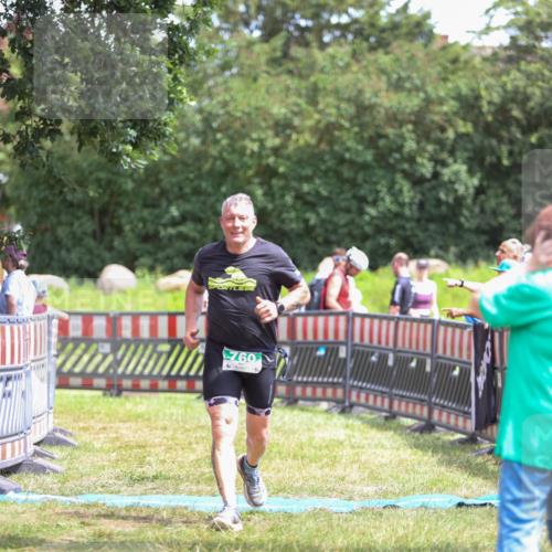 21.06.2026 - 29. Vierlanden-Triathlon Andreas Tolksdorf http://msf.ph/oto/9915706 21.06.2026 14:02:41 Ziel 760 meine-sportfotos.de