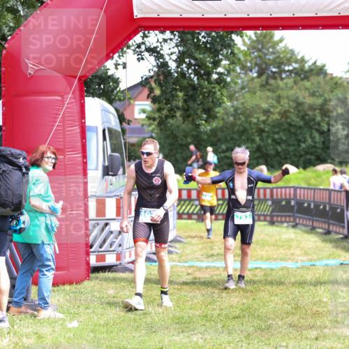 21.06.2026 - 29. Vierlanden-Triathlon Andreas Tolksdorf http://msf.ph/oto/9915727 21.06.2026 14:03:44 Ziel 793, 860, 1076 meine-sportfotos.de