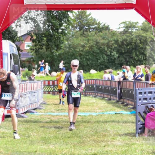21.06.2026 - 29. Vierlanden-Triathlon Andreas Tolksdorf http://msf.ph/oto/9915730 21.06.2026 14:03:45 Ziel 793, 860, 1076 meine-sportfotos.de