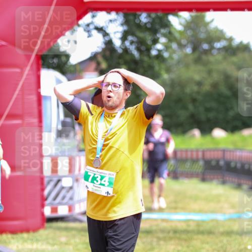 21.06.2026 - 29. Vierlanden-Triathlon Andreas Tolksdorf http://msf.ph/oto/9915746 21.06.2026 14:03:59 Ziel 1078 meine-sportfotos.de