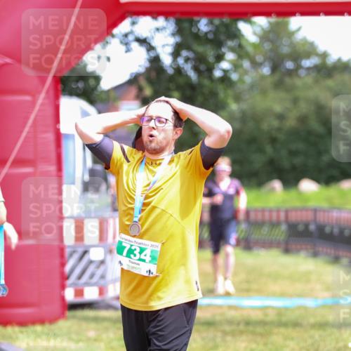 21.06.2026 - 29. Vierlanden-Triathlon Andreas Tolksdorf http://msf.ph/oto/9915747 21.06.2026 14:03:59 Ziel 1078 meine-sportfotos.de