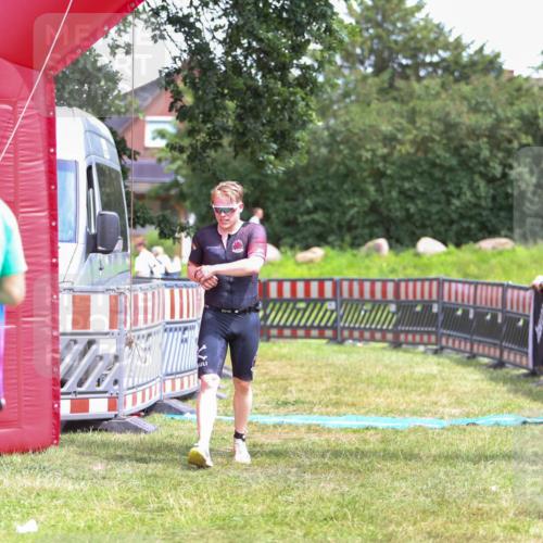21.06.2026 - 29. Vierlanden-Triathlon Andreas Tolksdorf http://msf.ph/oto/9915757 21.06.2026 14:04:01 Ziel 274, 1078 meine-sportfotos.de