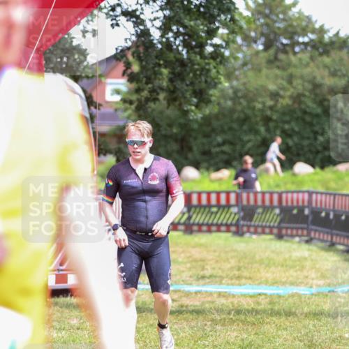 21.06.2026 - 29. Vierlanden-Triathlon Andreas Tolksdorf http://msf.ph/oto/9915770 21.06.2026 14:04:03 Ziel 274, 1078 meine-sportfotos.de