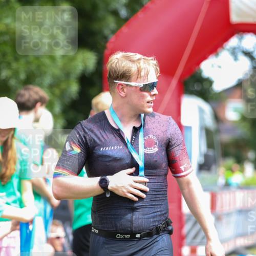 21.06.2026 - 29. Vierlanden-Triathlon Andreas Tolksdorf http://msf.ph/oto/9915771 21.06.2026 14:04:09 Ziel 274, 874 meine-sportfotos.de