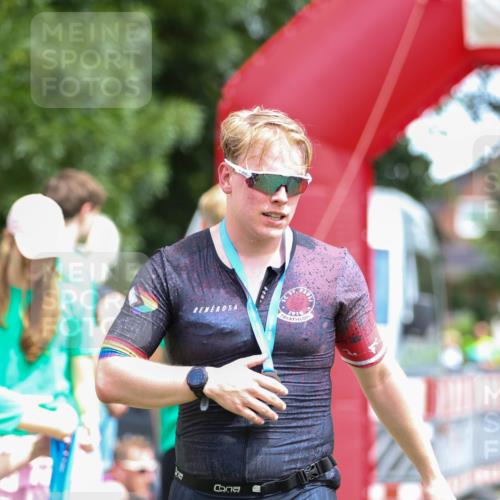 21.06.2026 - 29. Vierlanden-Triathlon Andreas Tolksdorf http://msf.ph/oto/9915774 21.06.2026 14:04:09 Ziel 274, 874 meine-sportfotos.de