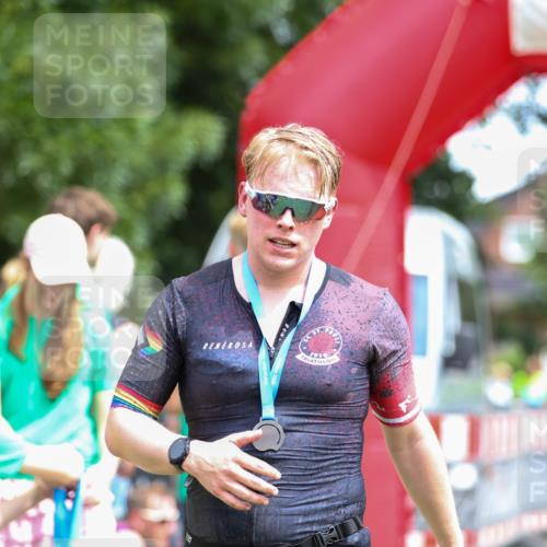 21.06.2026 - 29. Vierlanden-Triathlon Andreas Tolksdorf http://msf.ph/oto/9915775 21.06.2026 14:04:09 Ziel 274, 874 meine-sportfotos.de