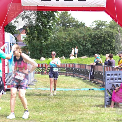 21.06.2026 - 29. Vierlanden-Triathlon Andreas Tolksdorf http://msf.ph/oto/9915785 21.06.2026 14:04:16 Ziel 274, 874 meine-sportfotos.de