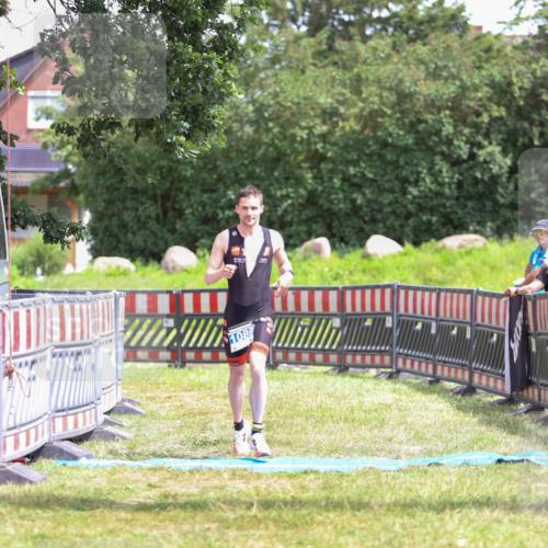 21.06.2026 - 29. Vierlanden-Triathlon Andreas Tolksdorf http://msf.ph/oto/9915804 21.06.2026 14:04:48 Ziel 1089 meine-sportfotos.de