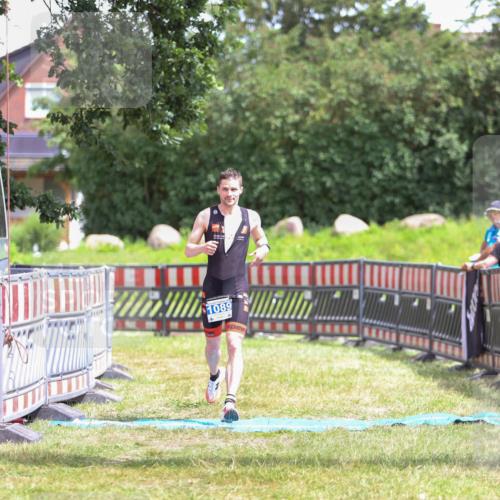 21.06.2026 - 29. Vierlanden-Triathlon Andreas Tolksdorf http://msf.ph/oto/9915805 21.06.2026 14:04:48 Ziel 1089 meine-sportfotos.de