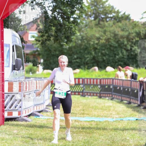 21.06.2026 - 29. Vierlanden-Triathlon Andreas Tolksdorf http://msf.ph/oto/9915822 21.06.2026 14:05:13 Ziel 834, 1030 meine-sportfotos.de