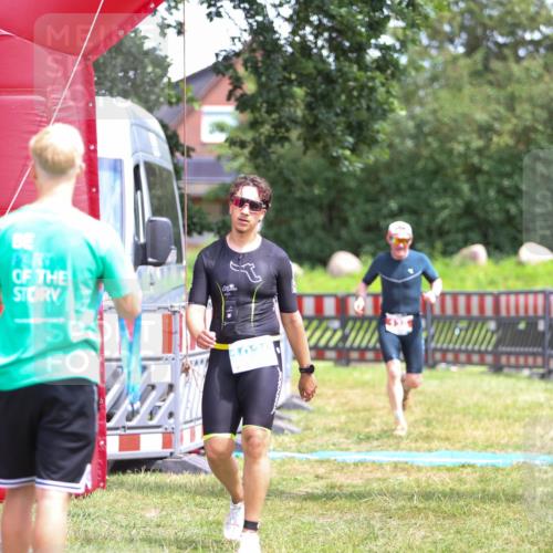 21.06.2026 - 29. Vierlanden-Triathlon Andreas Tolksdorf http://msf.ph/oto/9915828 21.06.2026 14:05:24 Ziel 138, 1030 meine-sportfotos.de