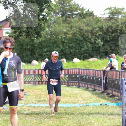21.06.2026 - 29. Vierlanden-Triathlon Andreas Tolksdorf http://msf.ph/oto/9915829 21.06.2026 14:05:26 Ziel 138, 1030 meine-sportfotos.de