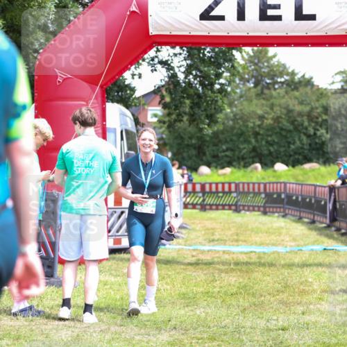 21.06.2026 - 29. Vierlanden-Triathlon Andreas Tolksdorf http://msf.ph/oto/9915850 21.06.2026 14:05:50 Ziel  meine-sportfotos.de
