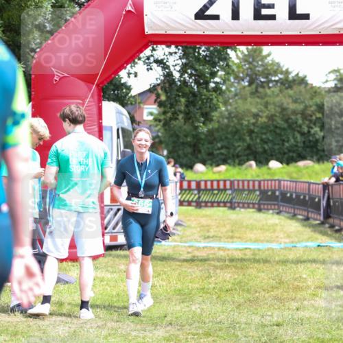 21.06.2026 - 29. Vierlanden-Triathlon Andreas Tolksdorf http://msf.ph/oto/9915854 21.06.2026 14:05:50 Ziel  meine-sportfotos.de