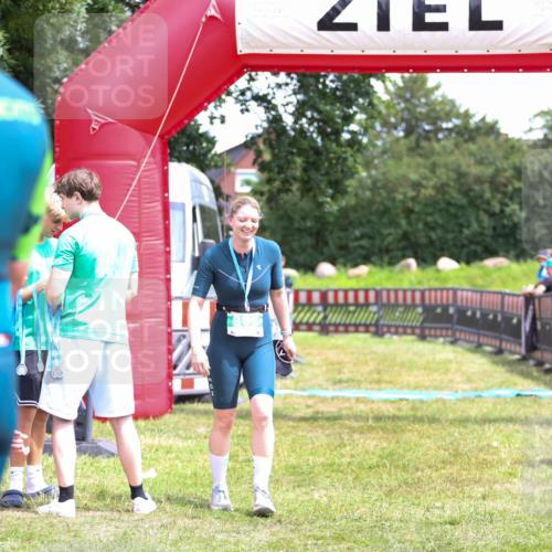 21.06.2026 - 29. Vierlanden-Triathlon Andreas Tolksdorf http://msf.ph/oto/9915860 21.06.2026 14:05:50 Ziel  meine-sportfotos.de