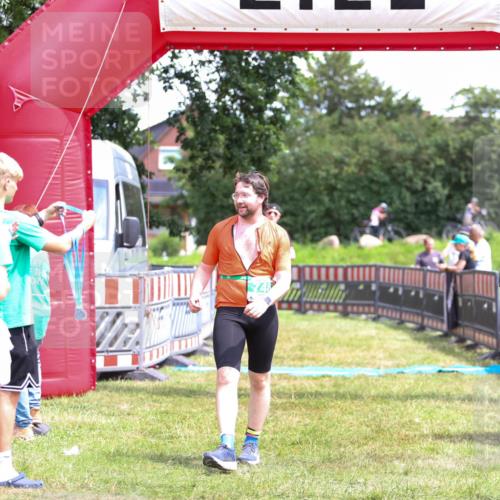 21.06.2026 - 29. Vierlanden-Triathlon Andreas Tolksdorf http://msf.ph/oto/9915876 21.06.2026 14:06:36 Ziel 748, 1073 meine-sportfotos.de