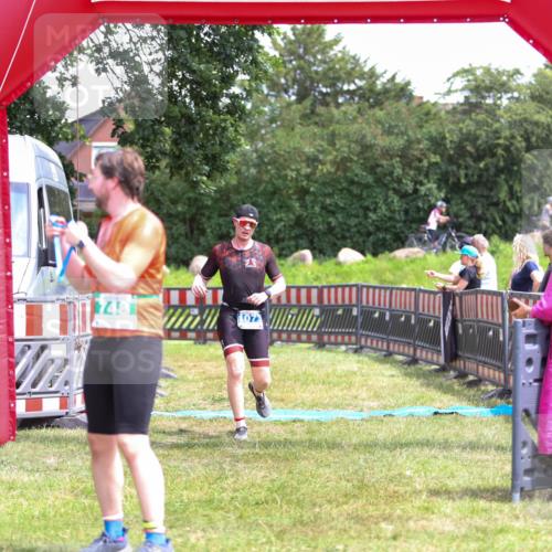 21.06.2026 - 29. Vierlanden-Triathlon Andreas Tolksdorf http://msf.ph/oto/9915883 21.06.2026 14:06:38 Ziel 180, 748, 1073 meine-sportfotos.de