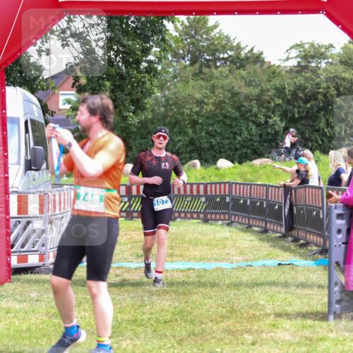 21.06.2026 - 29. Vierlanden-Triathlon Andreas Tolksdorf http://msf.ph/oto/9915888 21.06.2026 14:06:38 Ziel 180, 748, 1073 meine-sportfotos.de