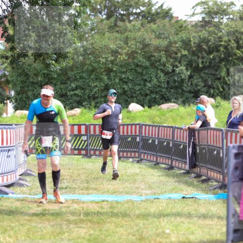 21.06.2026 - 29. Vierlanden-Triathlon Andreas Tolksdorf http://msf.ph/oto/9915892 21.06.2026 14:06:53 Ziel 71, 180, 1057 meine-sportfotos.de