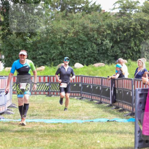 21.06.2026 - 29. Vierlanden-Triathlon Andreas Tolksdorf http://msf.ph/oto/9915895 21.06.2026 14:06:53 Ziel 71, 180, 1057 meine-sportfotos.de