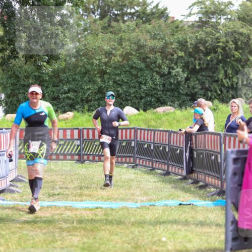 21.06.2026 - 29. Vierlanden-Triathlon Andreas Tolksdorf http://msf.ph/oto/9915896 21.06.2026 14:06:53 Ziel 71, 180, 1057 meine-sportfotos.de