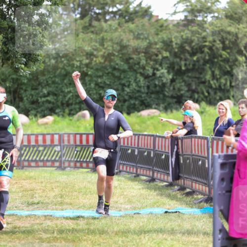 21.06.2026 - 29. Vierlanden-Triathlon Andreas Tolksdorf http://msf.ph/oto/9915905 21.06.2026 14:06:54 Ziel 71, 180, 1057 meine-sportfotos.de