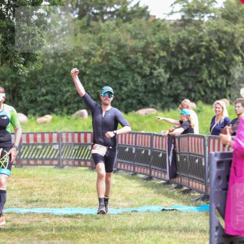 21.06.2026 - 29. Vierlanden-Triathlon Andreas Tolksdorf http://msf.ph/oto/9915906 21.06.2026 14:06:54 Ziel 71, 180, 1057 meine-sportfotos.de