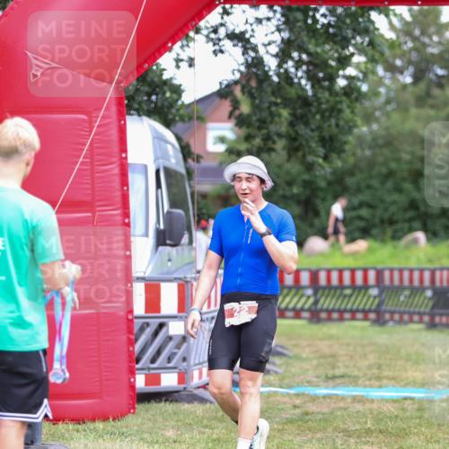 21.06.2026 - 29. Vierlanden-Triathlon Andreas Tolksdorf http://msf.ph/oto/9915927 21.06.2026 14:09:04 Ziel 22, 1126 meine-sportfotos.de