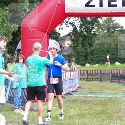 21.06.2026 - 29. Vierlanden-Triathlon Andreas Tolksdorf http://msf.ph/oto/9915931 21.06.2026 14:09:05 Ziel 22, 1126 meine-sportfotos.de