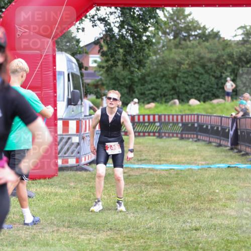 21.06.2026 - 29. Vierlanden-Triathlon Andreas Tolksdorf http://msf.ph/oto/9915949 21.06.2026 14:09:27 Ziel 243 meine-sportfotos.de