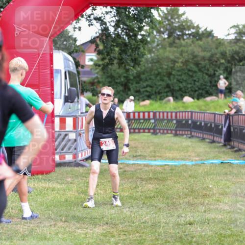 21.06.2026 - 29. Vierlanden-Triathlon Andreas Tolksdorf http://msf.ph/oto/9915950 21.06.2026 14:09:27 Ziel 243 meine-sportfotos.de