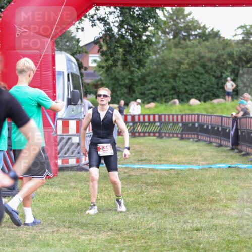 21.06.2026 - 29. Vierlanden-Triathlon Andreas Tolksdorf http://msf.ph/oto/9915953 21.06.2026 14:09:27 Ziel 243 meine-sportfotos.de