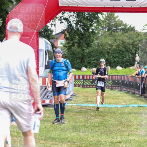 21.06.2026 - 29. Vierlanden-Triathlon Andreas Tolksdorf http://msf.ph/oto/9915957 21.06.2026 14:11:29 Ziel 200, 1153 meine-sportfotos.de