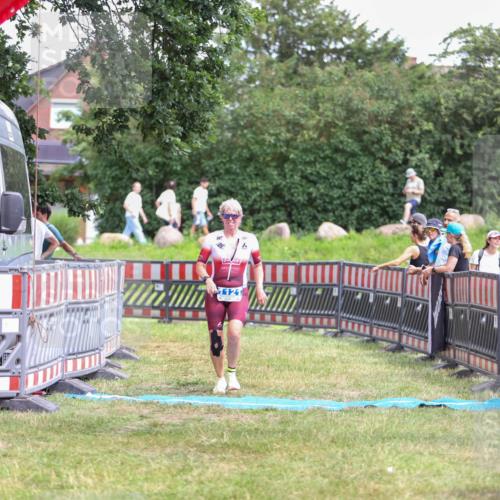 21.06.2026 - 29. Vierlanden-Triathlon Andreas Tolksdorf http://msf.ph/oto/9915980 21.06.2026 14:11:53 Ziel 1116, 1121 meine-sportfotos.de