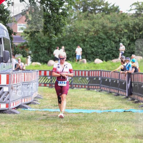 21.06.2026 - 29. Vierlanden-Triathlon Andreas Tolksdorf http://msf.ph/oto/9915996 21.06.2026 14:11:55 Ziel 48, 1116, 1121 meine-sportfotos.de