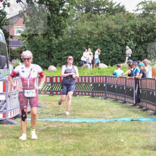 21.06.2026 - 29. Vierlanden-Triathlon Andreas Tolksdorf http://msf.ph/oto/9915997 21.06.2026 14:11:58 Ziel 48, 1116, 1121 meine-sportfotos.de