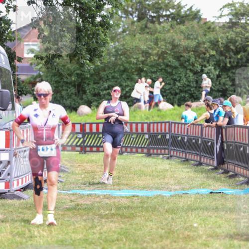 21.06.2026 - 29. Vierlanden-Triathlon Andreas Tolksdorf http://msf.ph/oto/9915999 21.06.2026 14:11:59 Ziel 48, 1116, 1121 meine-sportfotos.de