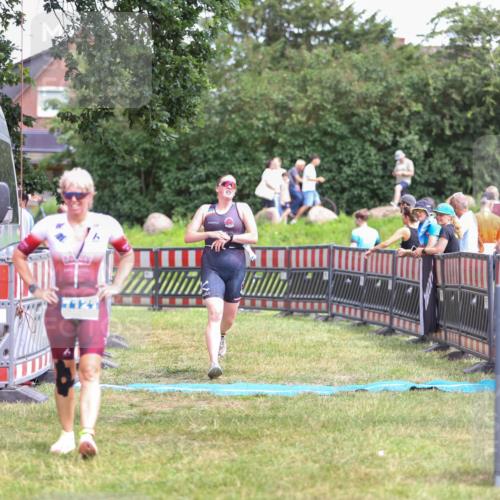 21.06.2026 - 29. Vierlanden-Triathlon Andreas Tolksdorf http://msf.ph/oto/9916001 21.06.2026 14:11:59 Ziel 48, 1116, 1121 meine-sportfotos.de