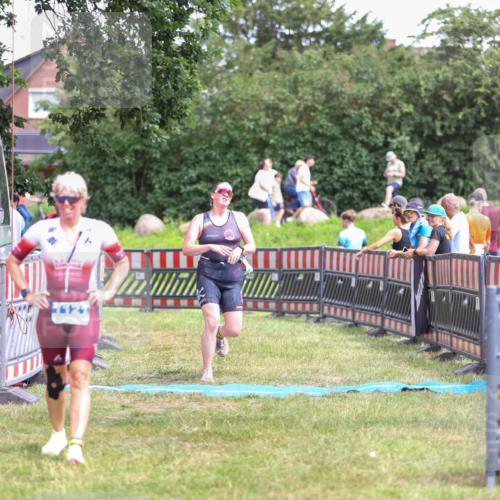 21.06.2026 - 29. Vierlanden-Triathlon Andreas Tolksdorf http://msf.ph/oto/9916003 21.06.2026 14:11:59 Ziel 48, 1116, 1121 meine-sportfotos.de