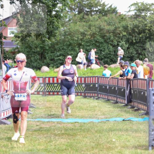 21.06.2026 - 29. Vierlanden-Triathlon Andreas Tolksdorf http://msf.ph/oto/9916004 21.06.2026 14:11:59 Ziel 48, 1116, 1121 meine-sportfotos.de
