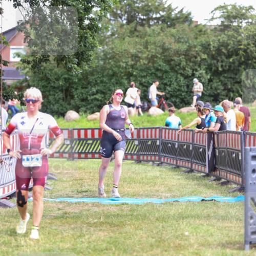 21.06.2026 - 29. Vierlanden-Triathlon Andreas Tolksdorf http://msf.ph/oto/9916006 21.06.2026 14:11:59 Ziel 48, 1116, 1121 meine-sportfotos.de