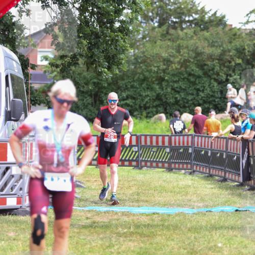 21.06.2026 - 29. Vierlanden-Triathlon Andreas Tolksdorf http://msf.ph/oto/9916010 21.06.2026 14:12:05 Ziel 48, 1083, 1116 meine-sportfotos.de