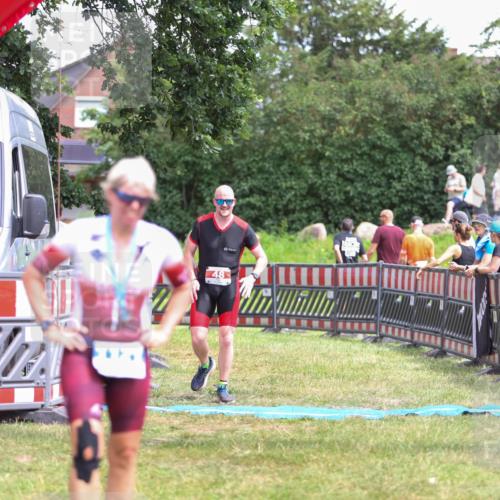 21.06.2026 - 29. Vierlanden-Triathlon Andreas Tolksdorf http://msf.ph/oto/9916012 21.06.2026 14:12:05 Ziel 48, 1083, 1116 meine-sportfotos.de
