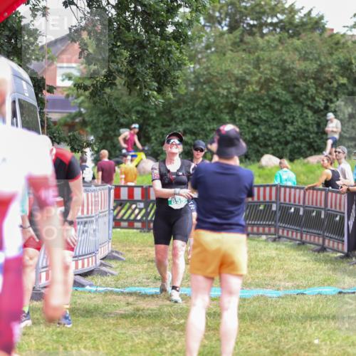 21.06.2026 - 29. Vierlanden-Triathlon Andreas Tolksdorf http://msf.ph/oto/9916015 21.06.2026 14:12:10 Ziel 48, 1083 meine-sportfotos.de